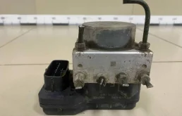 Блок ABS (насос) Toyota Auris (E150) 2006-2012