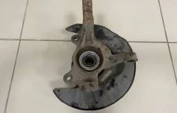 Кулак поворотный передний правый Toyota Corolla E120 2001-2007