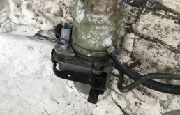 Насос ГУР для Volvo C30 2011 года на фотографиях