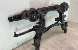 Задний подрамник для Mitsubishi Pajero на фотографиях