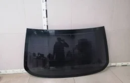 Стекло заднее Nissan Tiida (C11) 2007-2014