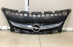 Решетка радиатора Opel Astra J 2010-2017
