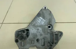 Кронштейн двигателя правый Audi A3 (8P) 2004-2013