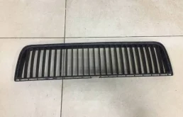 Решетка в бампер центральная Skoda Octavia (A4 1U-) 2000-2011