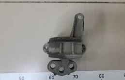 Опора двигателя правая Opel Zafira (B) 2005-2012