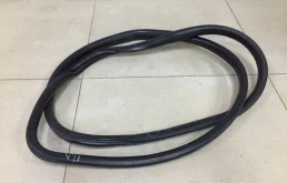 Уплотнитель проема двери передней левой Hyundai Getz 2002-2010