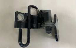 Петля двери задней правой нижняя Volkswagen Passat B6 2005-2010