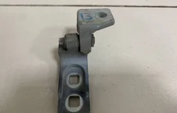 Петля двери передней правой нижняя Opel Corsa (D) 2006-2015