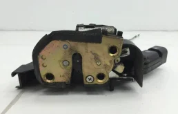 Замок двери задней правой Toyota Corolla E120 2001-2007