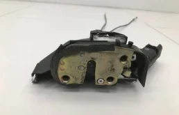 Замок двери задней правой Toyota Corolla E120 2001-2007