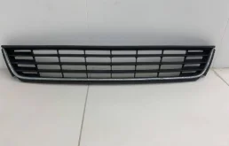 Решетка в бампер центральная Volkswagen Polo (Sed RUS) 2011>