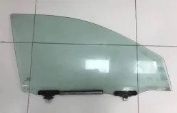Стекло двери передней правой Toyota Corolla E120 2001-2007