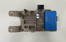Блок предохранителей Toyota Corolla E120 2001-2007