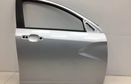 Дверь передняя правая Lada Vesta 2015>