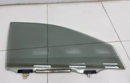 Стекло двери передней правой Toyota Corolla E120 2001-2007