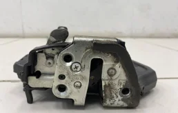 Замок двери задней левой Toyota Corolla E120 2000-2007