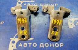 петли двери MITSUBISHI AIRTREK CU2W 4G63T F MR302271, MR302270