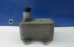 Маслоохладитель ДВС Audi Q3 06J117021J 8UB