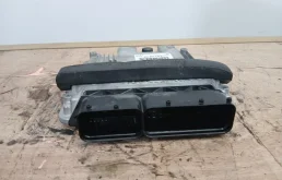 Блок управления двигателем Audi A4 B8 CDN