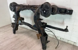 Задний подрамник для Mitsubishi Pajero на фотографиях