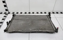 Радиатор охлаждения ДВС для Ford Explorer на фотографиях