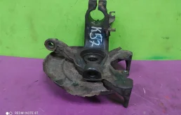 Кулак поворотный левый для Skoda Rapid 2017 года на фотографиях