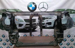 Панель радиатора (телевизор) для Mercedes-Benz GL class 2008 года на фотографиях