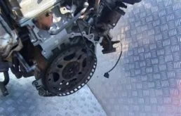 Двигатель без навесного для Chrysler 300C 2011 года на фотографиях