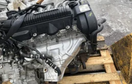 Двигатель без навесного для Volvo C30 2006 года на фотографиях