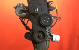 Двигатель без навесного для Kia Rio 2010 года на фотографиях