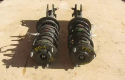 Амортизатор передний левый для Honda Civic 2007 года на фотографиях