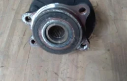 Ступица колеса передняя левая для Toyota RAV4 на фотографиях