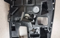 Volvo Кронштейн переднего бампера правый