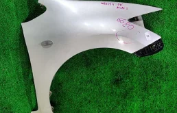 Крылья для Toyota Corolla 2007 года на фотографиях