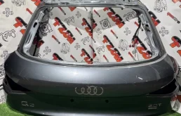 Крышка багажника Audi Q3 8U0827025 8U, задняя