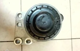 Подушка ДВС Volvo S60 31262708, правая