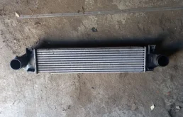 Радиатор интеркулера Volvo S60 31338475