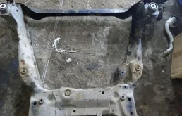 Подрамник Volvo XC70 31406810, передний
