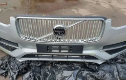Бампер Volvo XC90 39825413, передний