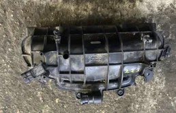 Коллектор впускной Volvo 31330435