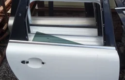 Дверь Volvo 32228897, задняя правая