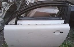 Дверь Volvo C30 31335483, левая