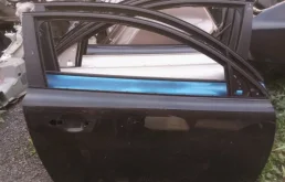 Дверь Volvo C30 31335484, правая