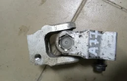 Карданчик рулевой Volvo XC90 2012 30741476 D5244T18
