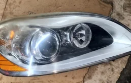 Фара ксеноновая Volvo XC60 2011 30763138 D5244T10, правая