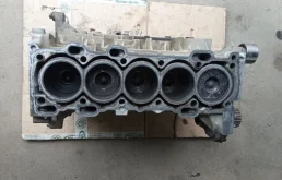 Блок ДВС Volvo XC90 8252333 D5244T4