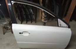 Дверь Volvo XC70 32228891, передняя правая