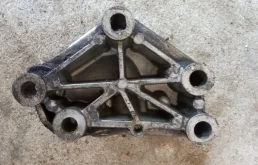 Кронштейн ДВС Volvo S40 8642201