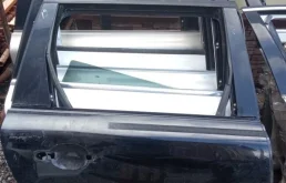 Дверь Volvo V70 32228897, задняя правая
