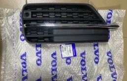 Решетка бампера Volvo XC90 31383044, левая
